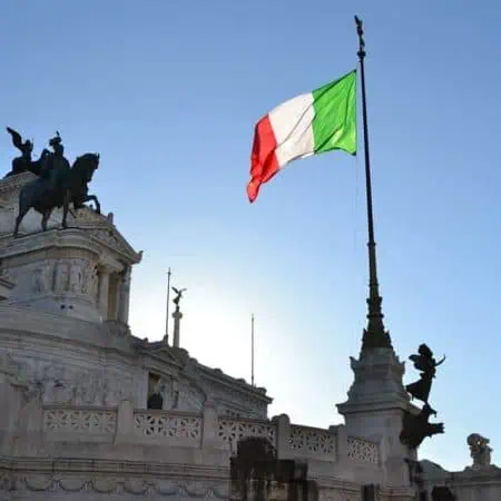Fiat Chrysler Emerge Strongly as Italian Stocks and Bonds Struggle