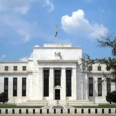 US dollar continues to recover against EM currencies