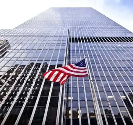US stocks drift lower to kick off week