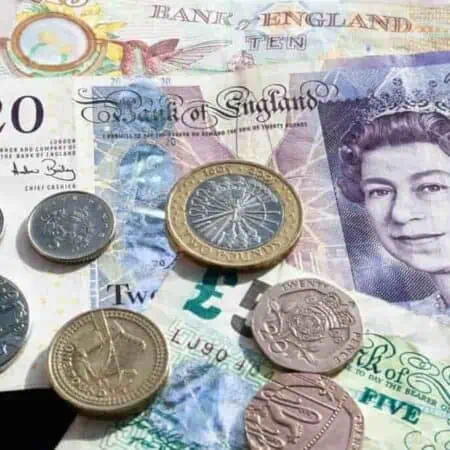 Pound Strengthens on Brexit Party News